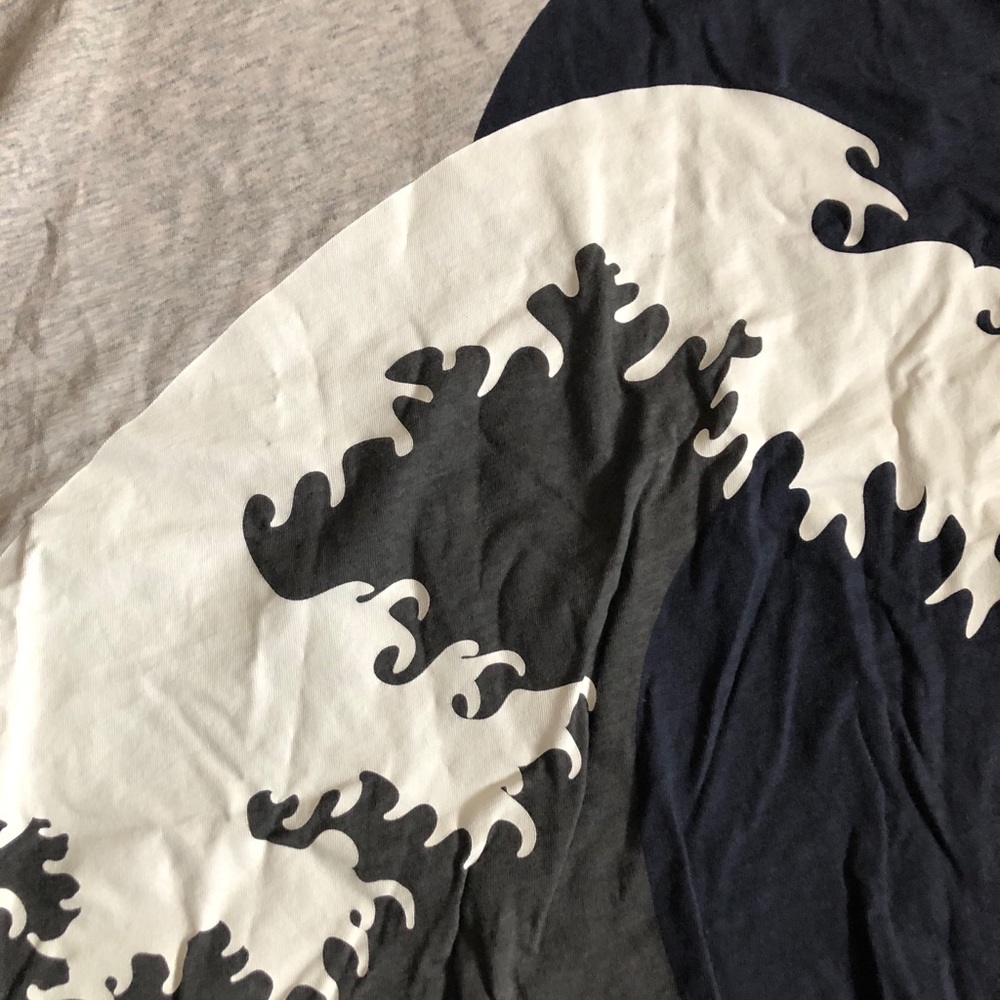 H&M Tsnami Tee - Picture 2 of 4